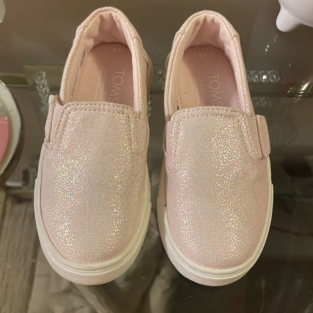 girl toms